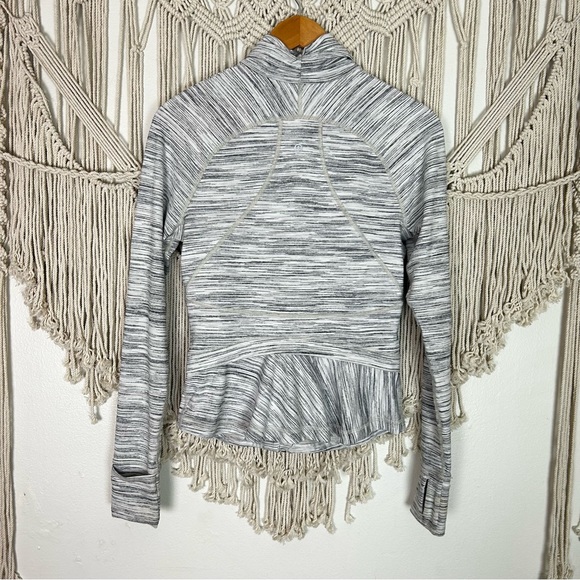 Lululemon Hustle in your Bustle Jacket Size 6 - Picture 6 of 9